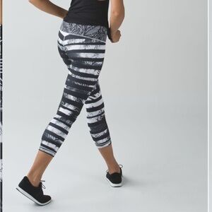 Lululemon Wunder Under Crop Shady Palms | Size 6